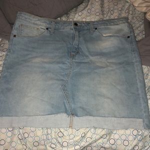 denim skirt